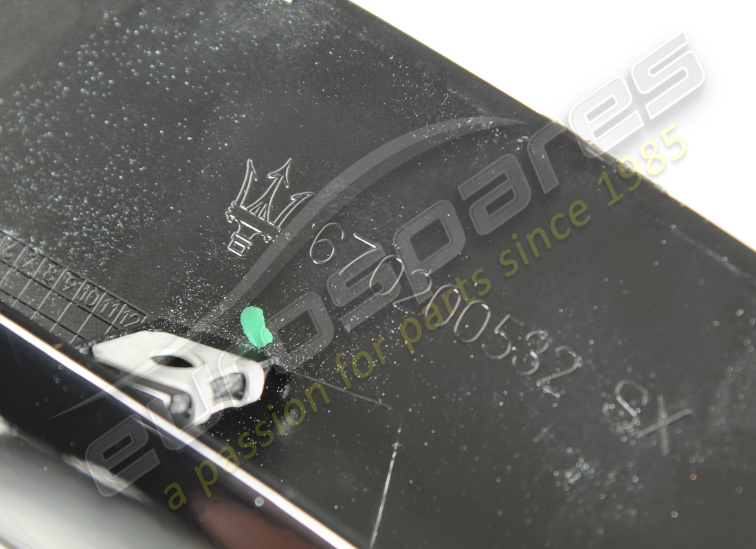 NEUES MASERATI LINKES SEITENFORMTEIL. TEILENUMMER 670240177 (3) neues maserati linkes seitenformteil. teilenummer 670240177 (3)