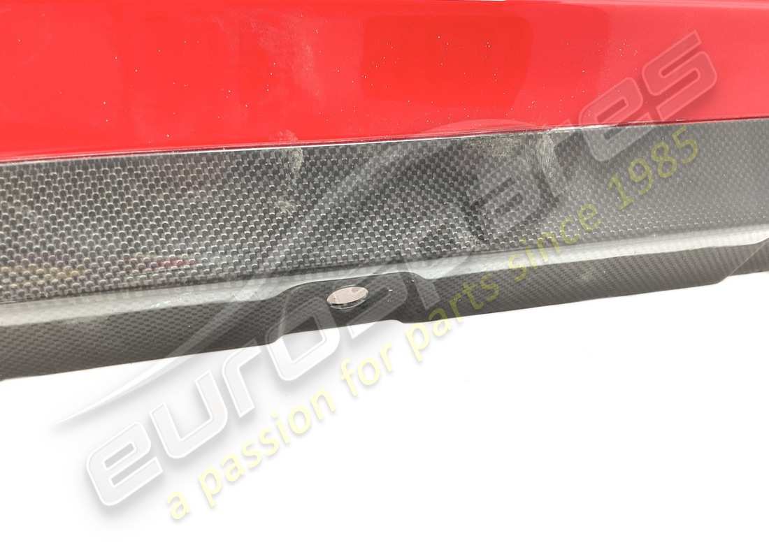 verwendet ferrari komplette rechte untertürverkleidung. teilenummer 985881797 (2)