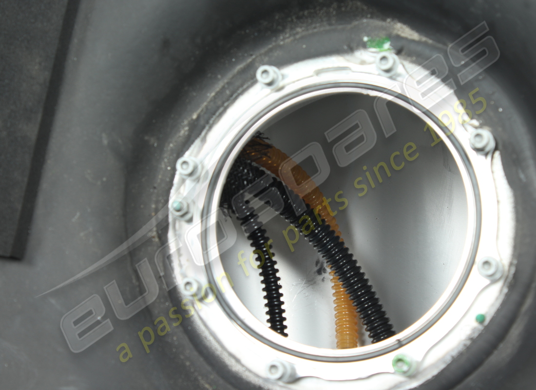 ferrari kraftstofftank gebraucht. teilenummer 335838 (4)