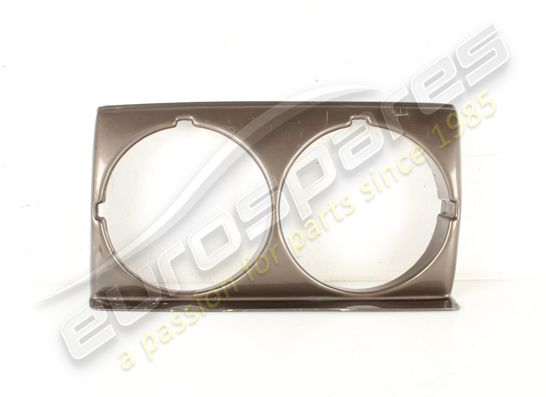 BESCHÄDIGT Ferrari RECHTE SCHEINWERFERUMFANG. TEILENUMMER 2558203200 (1)