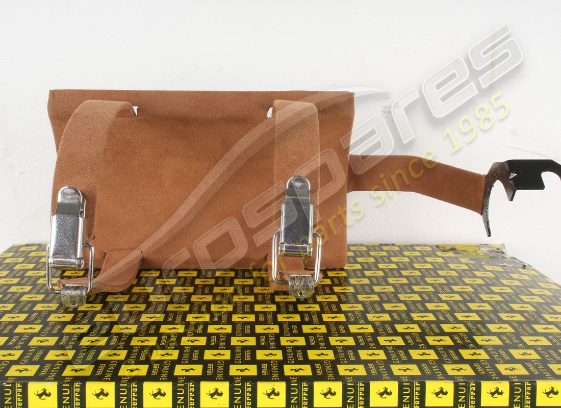 neue ferrari-halterung. teilenummer 86686429 (4)