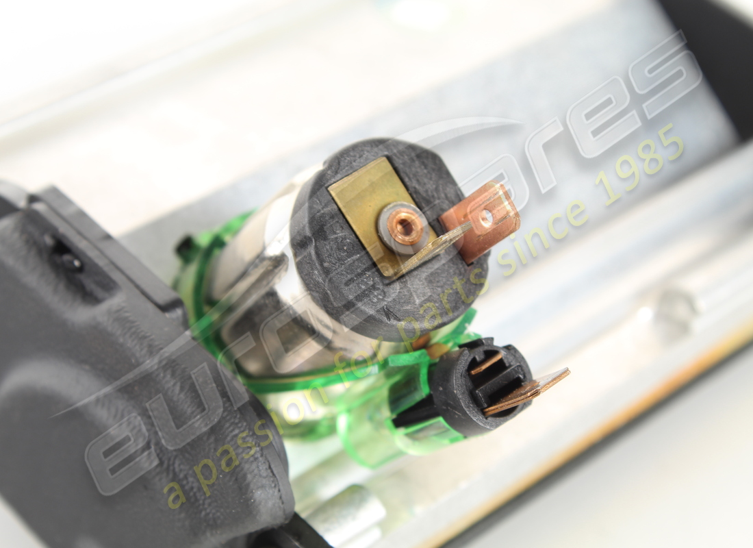 GEBRAUCHTER ASTON MARTIN ASCHENBECHER MANN - PLATTE TEILENUMMER 4G438010595 (6) gebrauchter aston martin aschenbecher mann - platte teilenummer 4g438010595 (6)