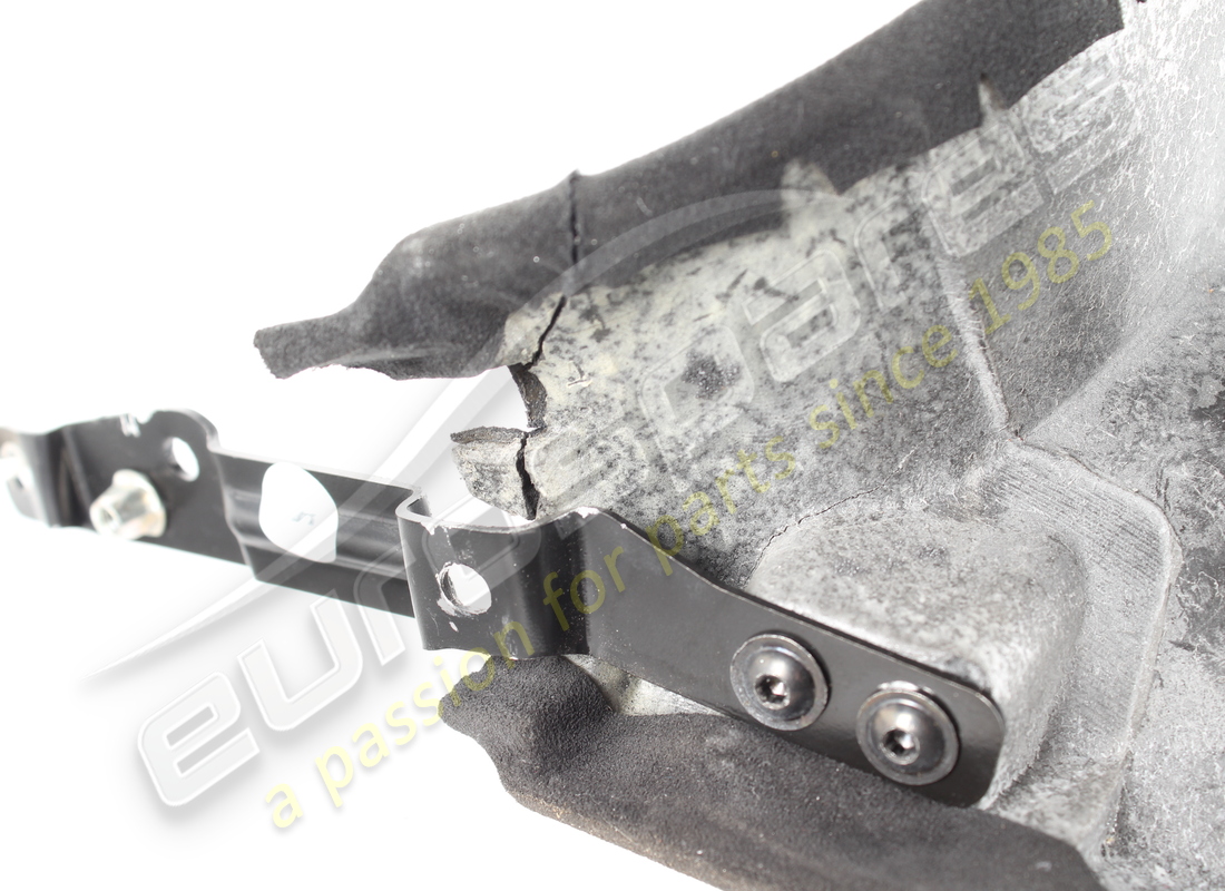 gebraucht ferrari untere heckklappenverkleidung. teilenummer 83671600 (3)