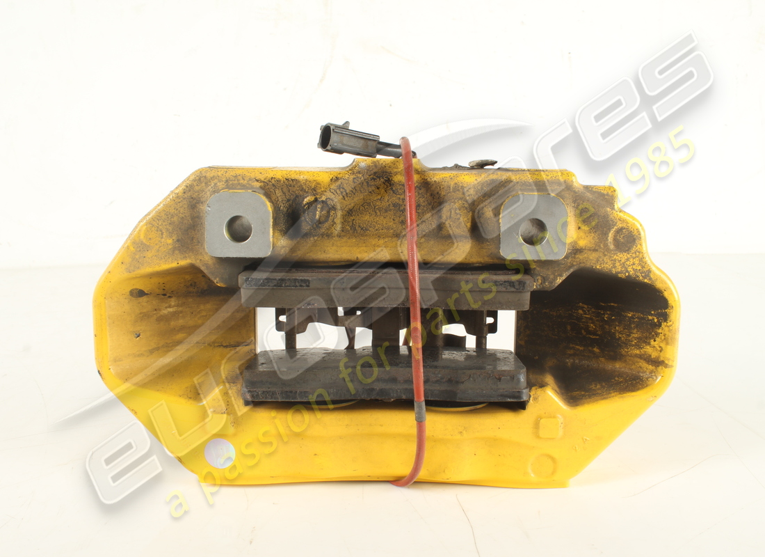 gebrauchter ferrari hinterer linker bremssattel mit belägen. teilenummer 311676 (2)