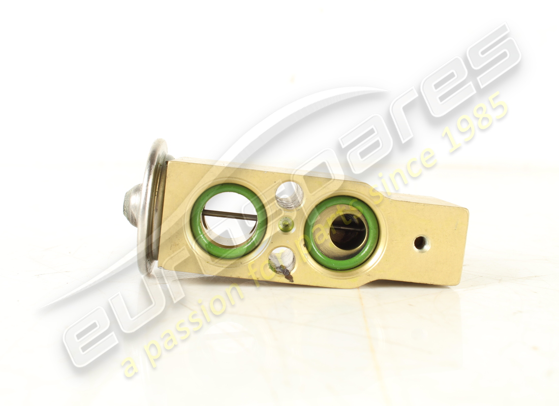 USED MASERATI EXPANSION VALVE = 337-338 51. PART NUMBER 375530166 (3) used maserati expansion valve = 337-338 51. part number 375530166 (3)