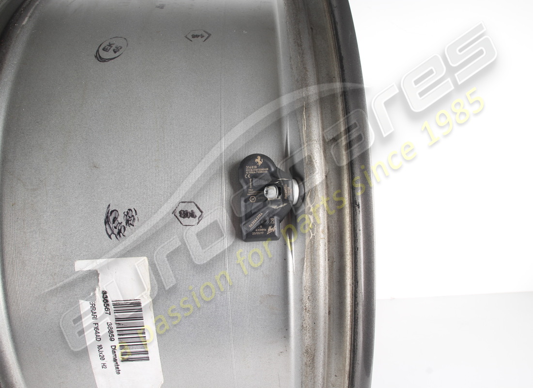 gebrauchtes ferrari hinterrad. teilenummer 855341 (4)