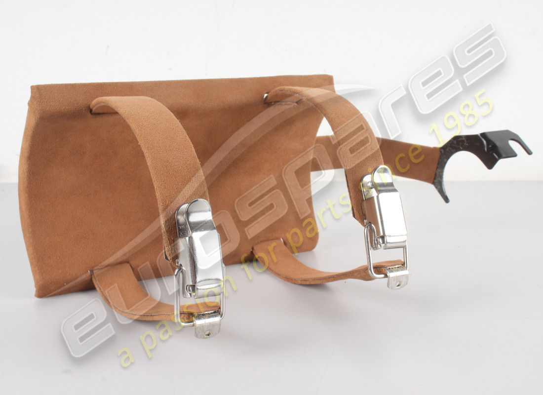 neue ferrari-halterung. teilenummer 86686429 (1)