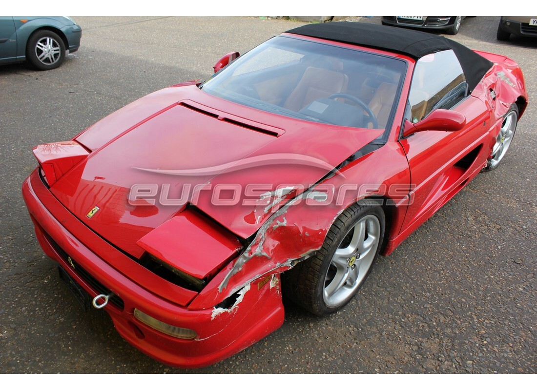 ferrari 355 (5.2 motronic) wird für den abbau bei eurospares vorbereitet