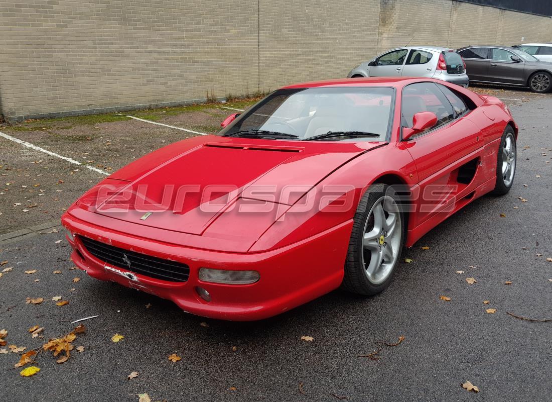 ferrari 355 (5.2 motronic) wird für den abbau bei eurospares vorbereitet